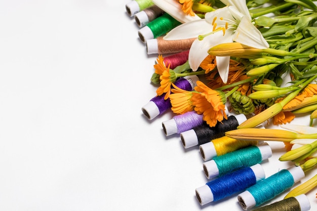 Zestaw kolorowych nici